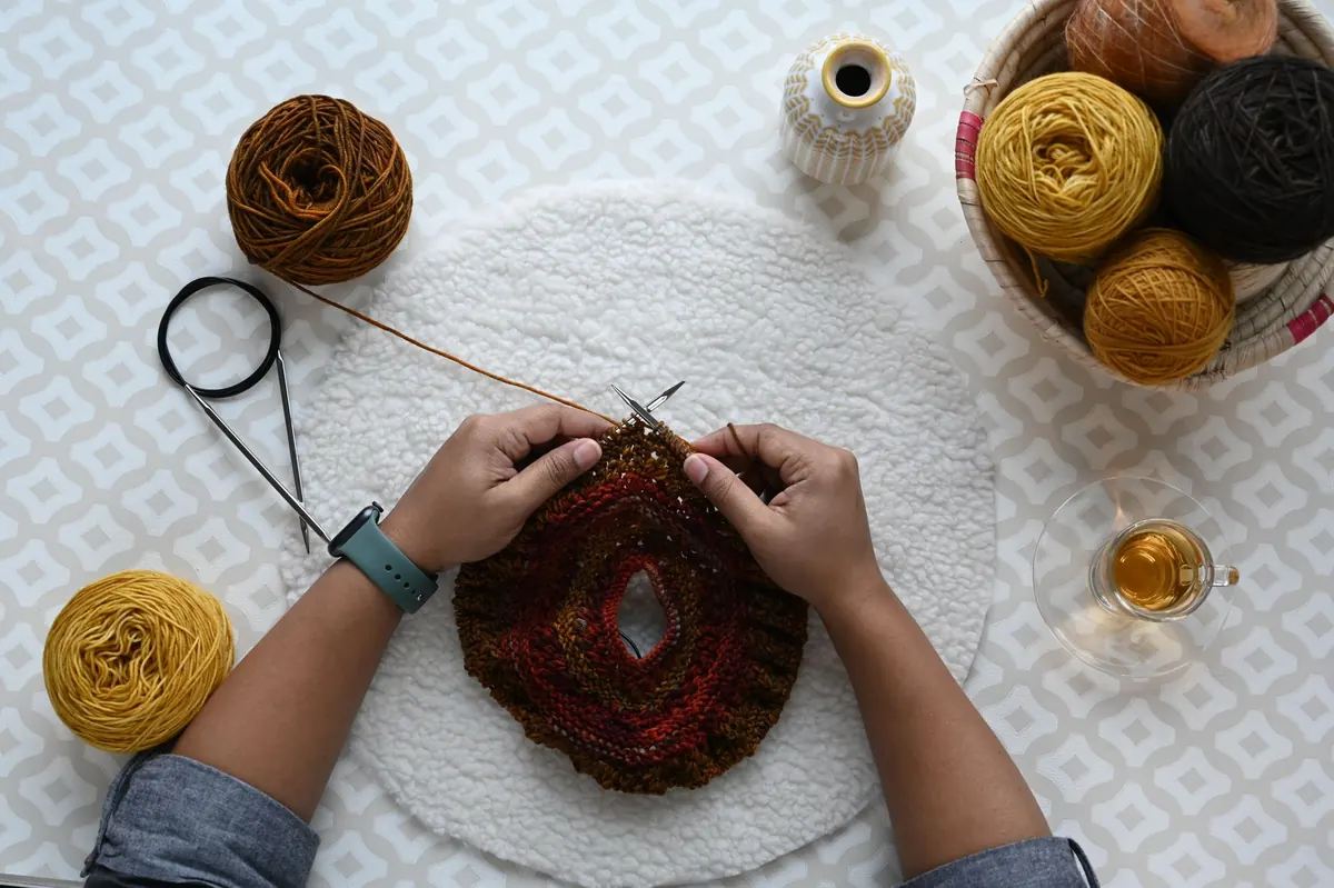 Picking Up Stitches Along Necklines, Armholes, and Edges
